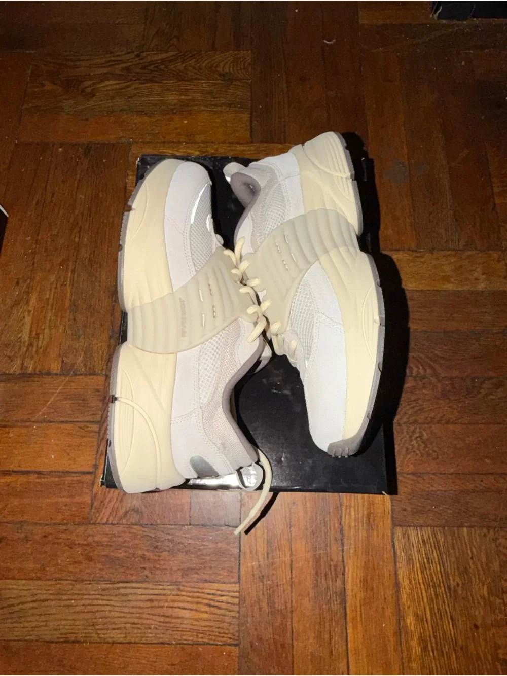 Jordan  Trunner Men's Training Sneakers in Beige and Cream